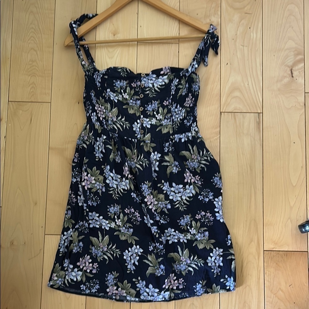 American Eagle Floral Navy Dress with Tie Straps and Button Front Size M